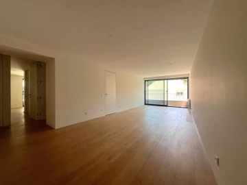 Apartamento T3 para Arrendamento em Aldoar, Foz do Douro e Nevogilde