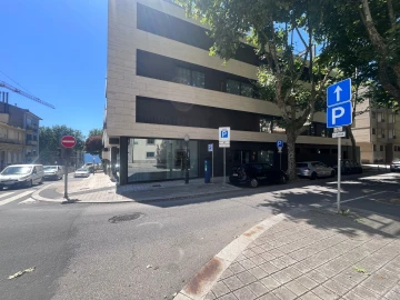 Apartamento T3 para Arrendamento em Aldoar, Foz do Douro e Nevogilde