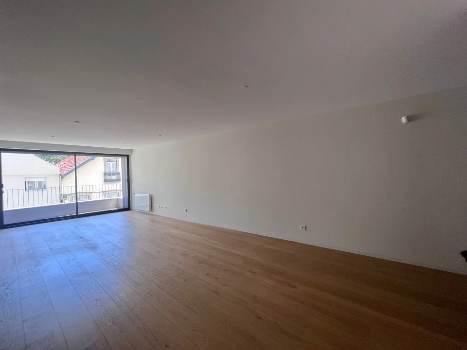 Apartamento T3 para Arrendamento em Aldoar, Foz do Douro e Nevogilde Foto 3