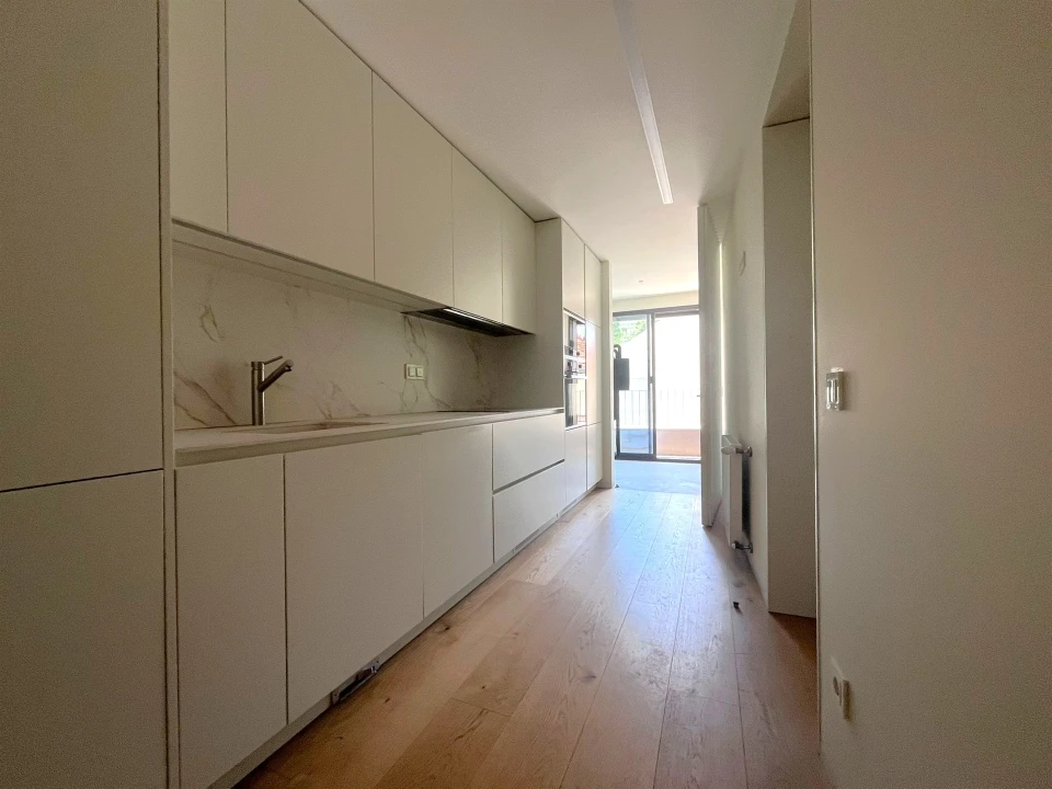 Apartamento T3 para Arrendamento em Aldoar, Foz do Douro e Nevogilde Foto 8