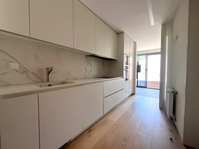 Apartamento T3 para Arrendamento em Aldoar, Foz do Douro e Nevogilde Foto 10