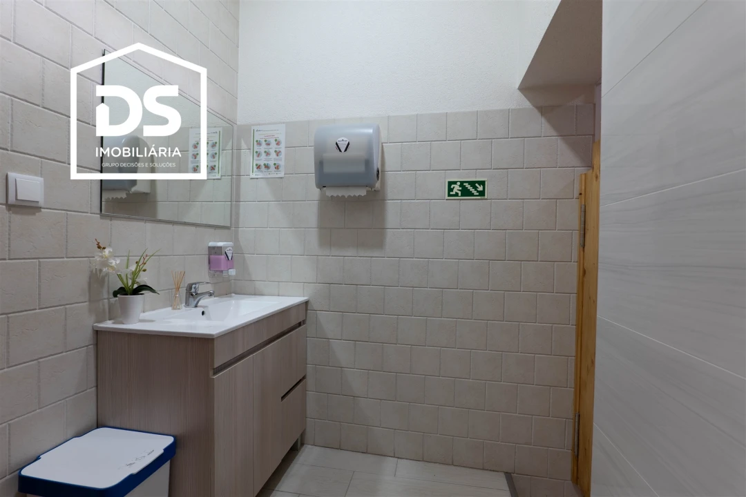 Negócio para Venda em Oliveira de Frades, Souto de Lafões e Sejães Foto 12