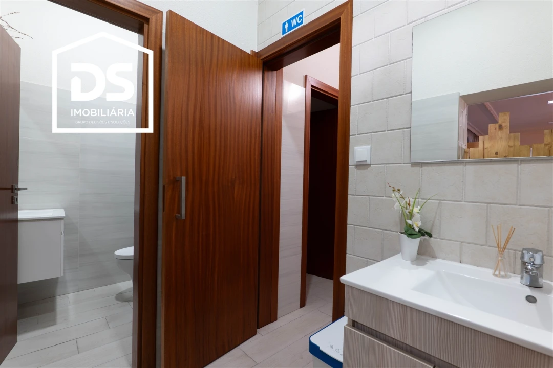 Negócio para Venda em Oliveira de Frades, Souto de Lafões e Sejães Foto 13