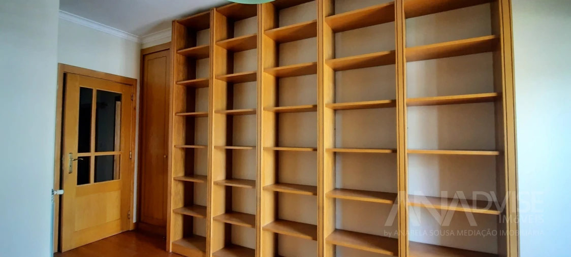 Apartamento T4 para Arrendamento em Viseu Foto 7