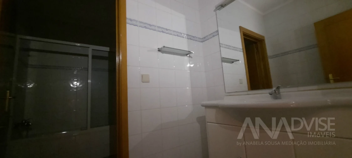 Apartamento T4 para Arrendamento em Viseu Foto 12