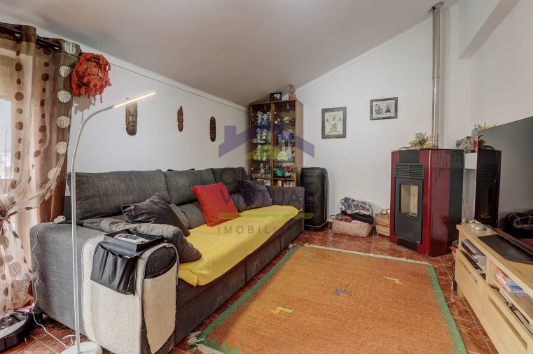 Apartamento T2 para Venda em Bombarral e Vale Covo Foto 10