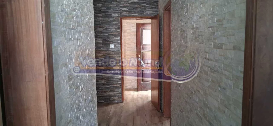 Moradia T3 para Venda em Mora Foto 3