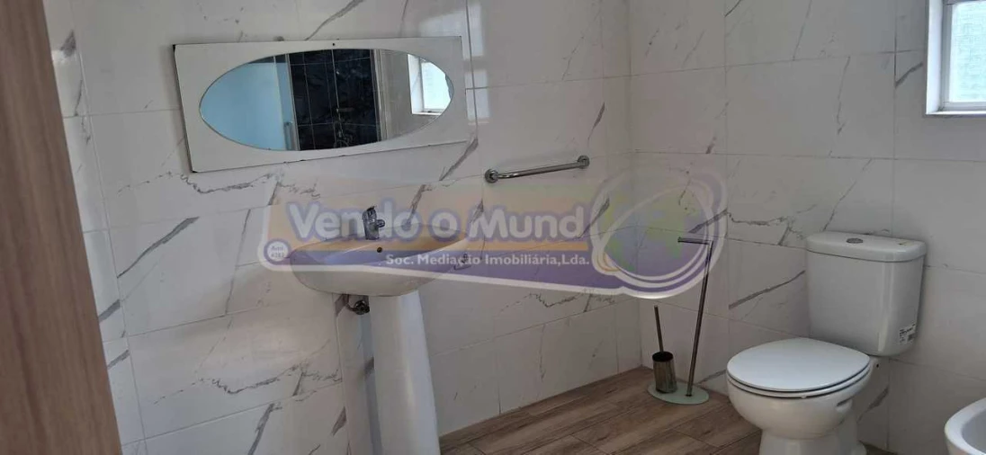 Moradia T3 para Venda em Mora Foto 5