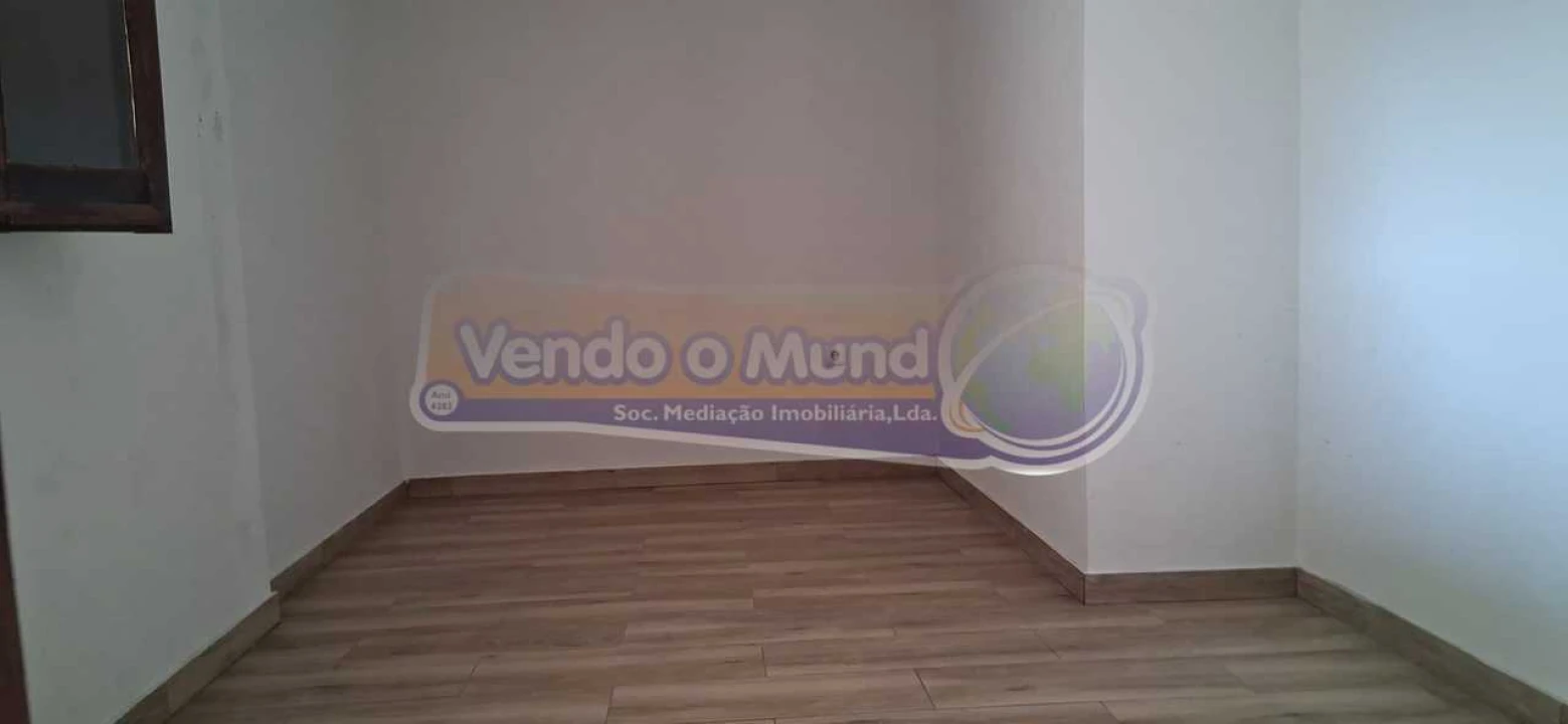 Moradia T3 para Venda em Mora Foto 7