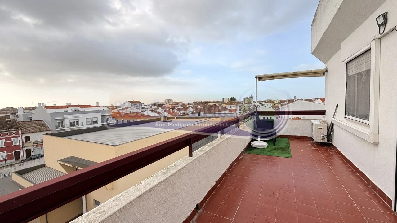 Apartamento T2 para Venda em Benavente Foto 5