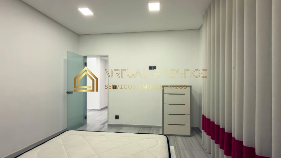 Moradia T4 para Venda em Amora Foto 19