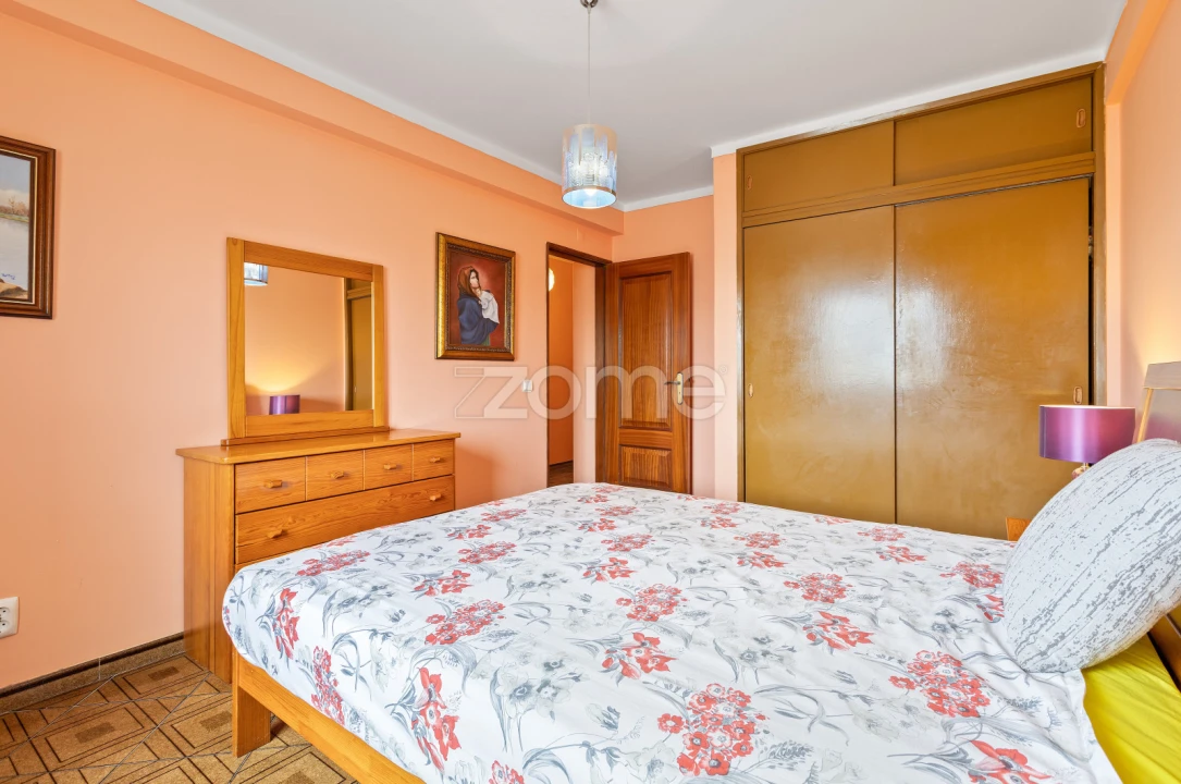 Apartamento T3 para Venda em Olhão Foto 18