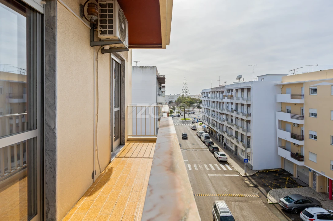 Apartamento T3 para Venda em Olhão Foto 25