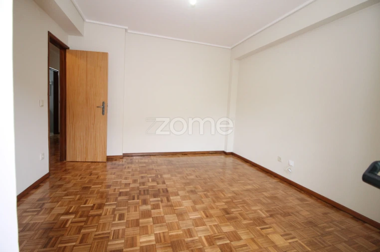 Apartamento T3 para Arrendamento em São Vitor (Braga) Foto 15