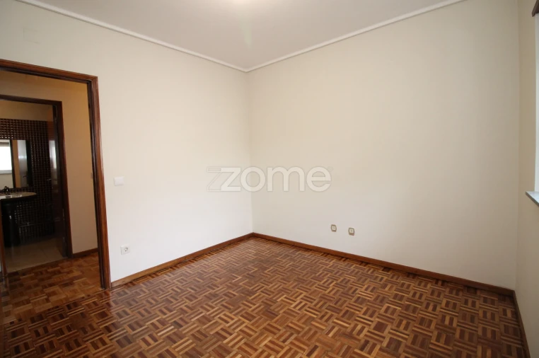 Apartamento T3 para Arrendamento em São Vitor (Braga) Foto 23