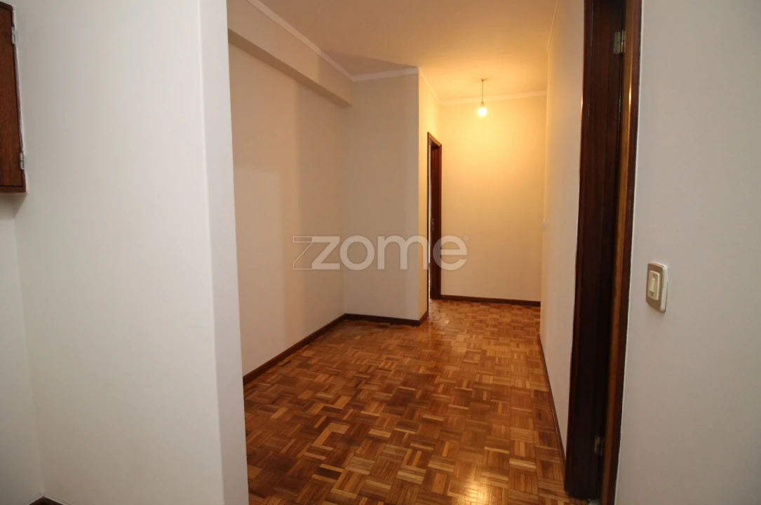Apartamento T3 para Arrendamento em São Vitor (Braga) Foto 11