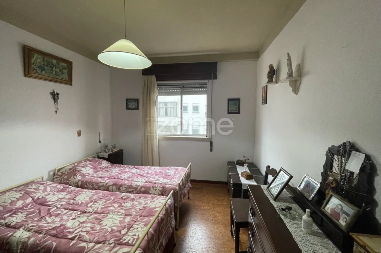 Apartamento T4 para Venda em Sé e São Lourenço Foto 7