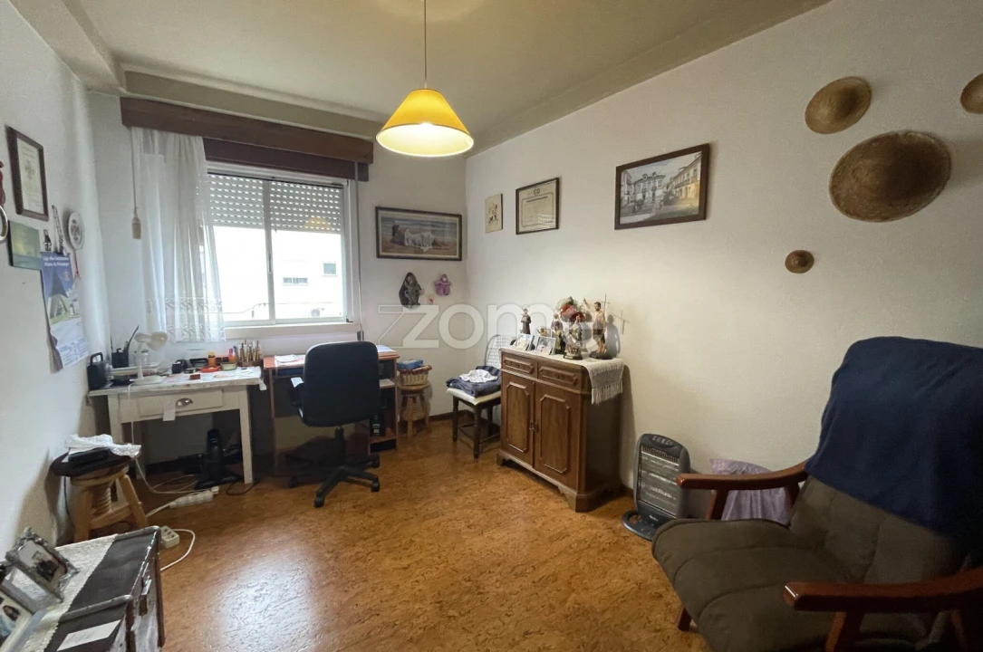 Apartamento T4 para Venda em Sé e São Lourenço Foto 4