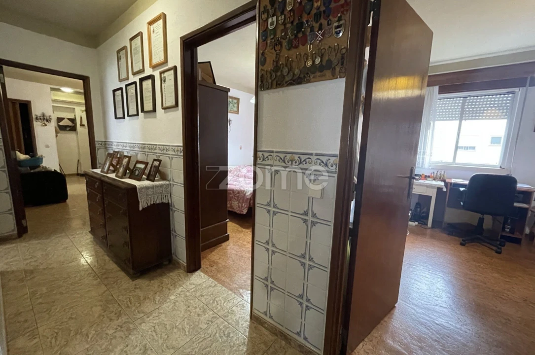 Apartamento T4 para Venda em Sé e São Lourenço Foto 2