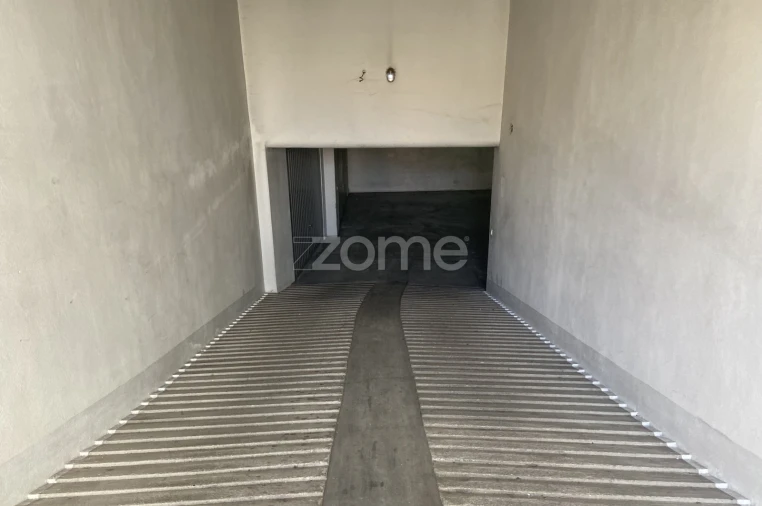 Garagem para Venda em Buarcos Foto 4
