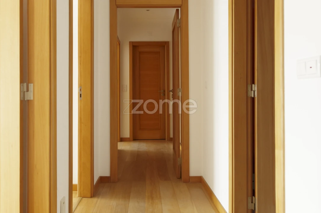 Apartamento T3 para Arrendamento em Oeiras e São Julião da Barra, Paço de Arcos e Caxias Foto 8