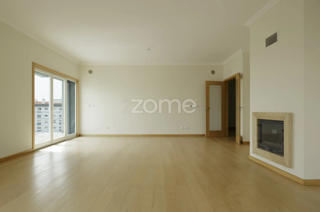 Apartamento T3 para Arrendamento em Oeiras e São Julião da Barra, Paço de Arcos e Caxias Foto 13