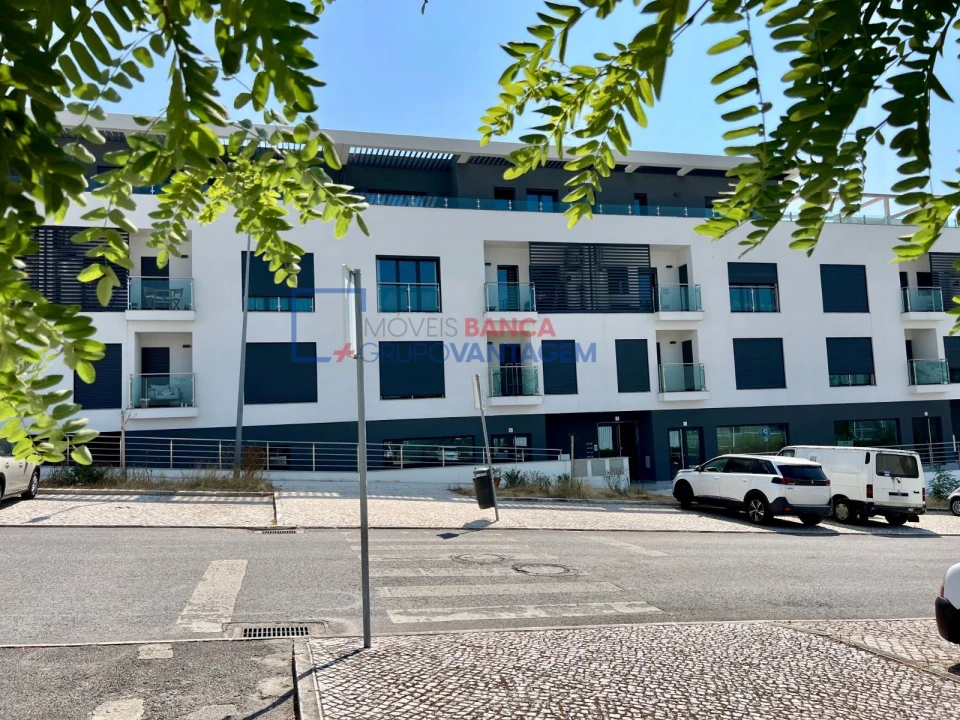 Loja para Venda em Santo Antão e São Julião do Tojal Foto 11