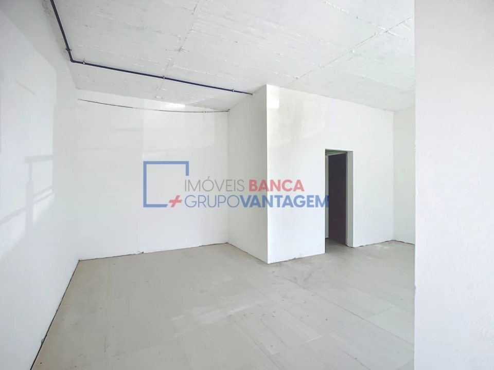 Loja para Venda em Santo Antão e São Julião do Tojal Foto 3