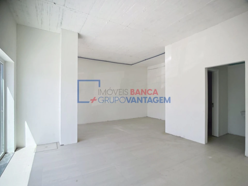 Loja para Venda em Santo Antão e São Julião do Tojal Foto 4