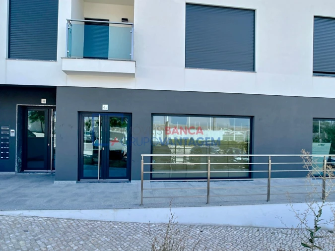 Loja para Venda em Santo Antão e São Julião do Tojal Foto 2