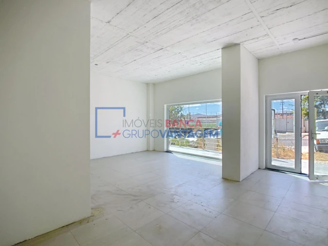 Loja para Venda em Santo Antão e São Julião do Tojal Foto 6