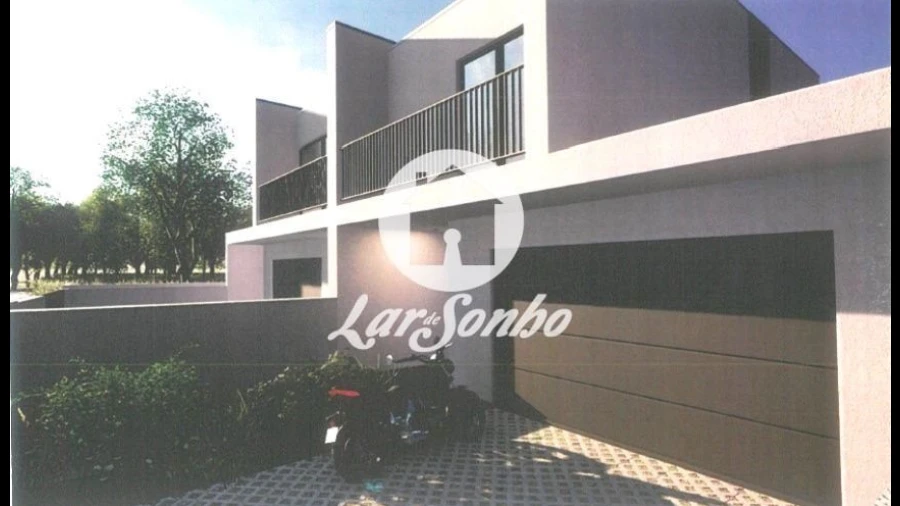Moradia T3 para Venda em Perelhal