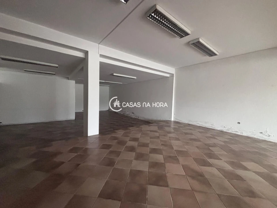 Loja para Arrendamento em Viseu Foto 4