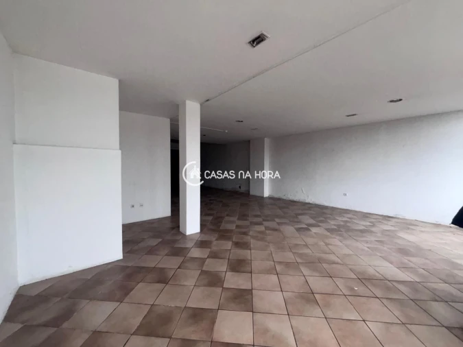 Loja para Arrendamento em Viseu Foto 2