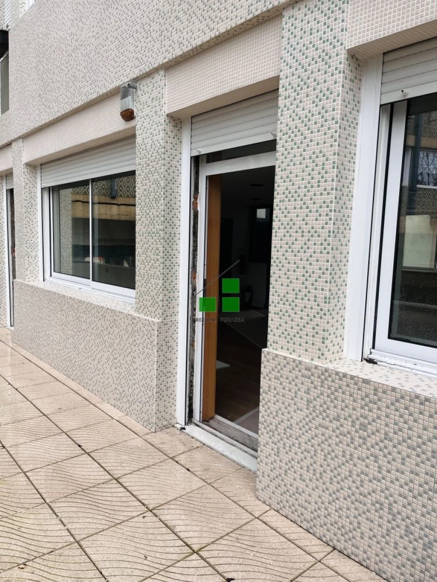 Loja para Arrendamento em Cedofeita, Santo Ildefonso, Sé, Miragaia, São Nicolau e Vitória Foto 2