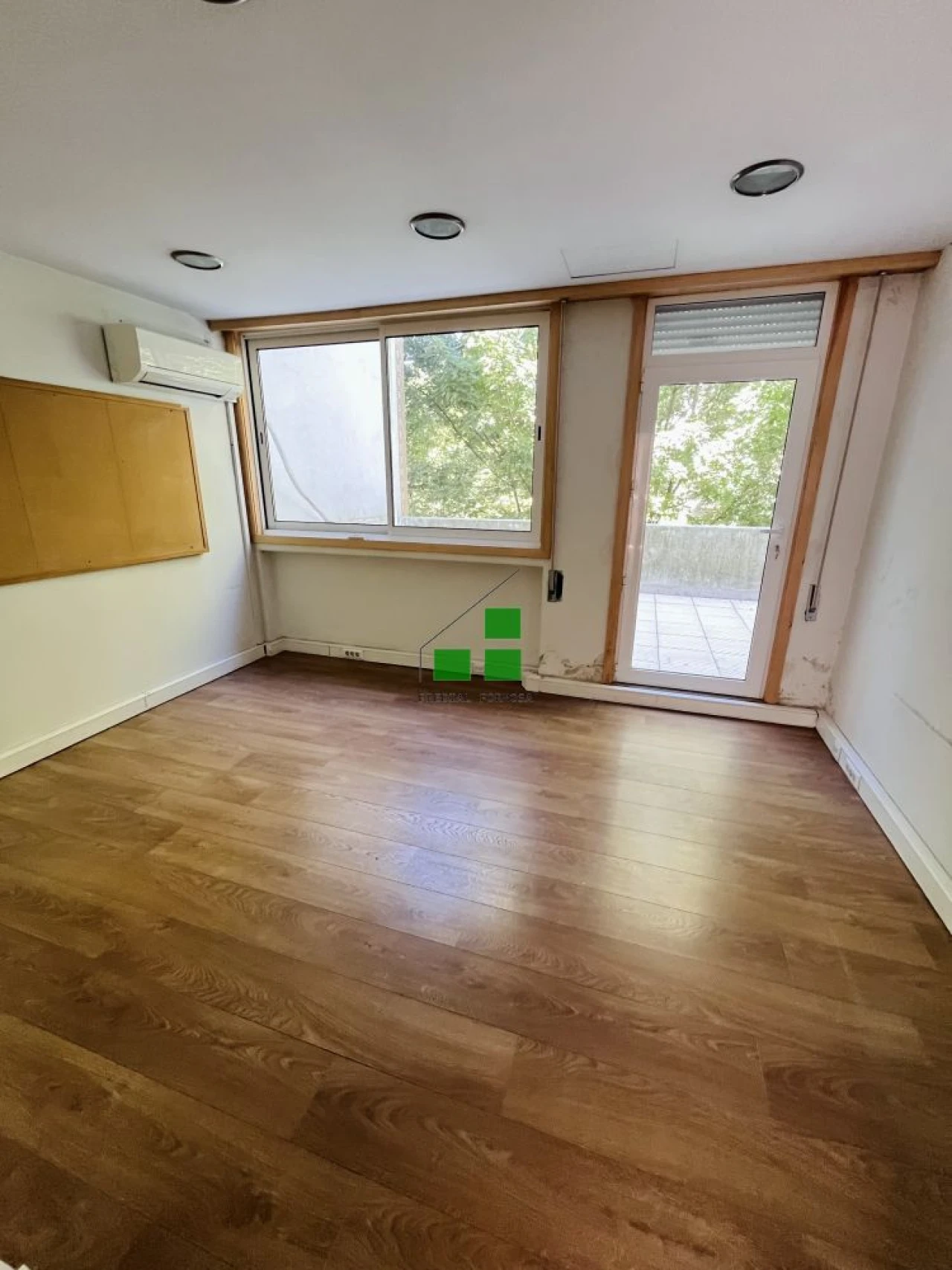 Loja para Arrendamento em Cedofeita, Santo Ildefonso, Sé, Miragaia, São Nicolau e Vitória Foto 9