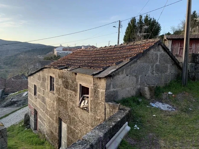 Moradia T3 para Venda em Loivos do Monte Foto 15