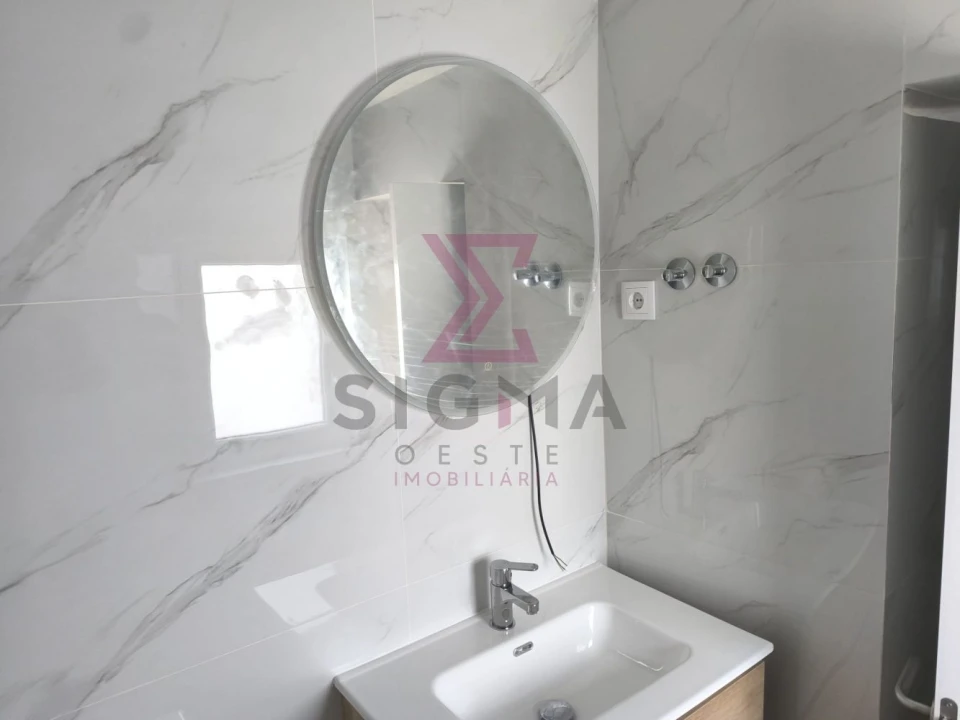 Moradia T2 para Venda em Roliça Foto 17