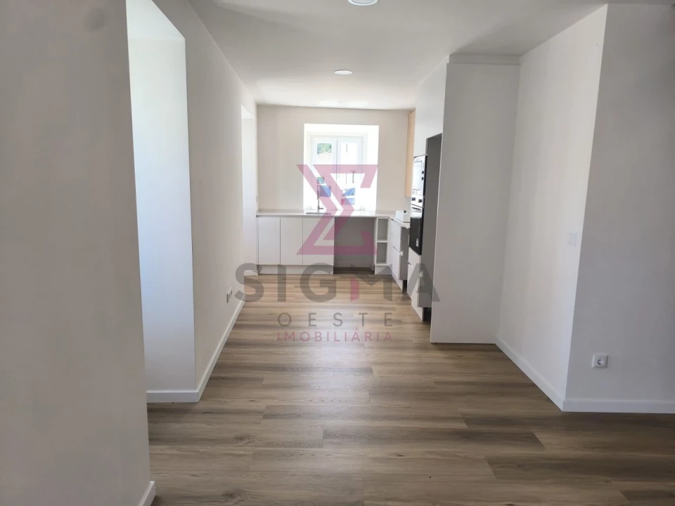 Moradia T2 para Venda em Roliça Foto 11