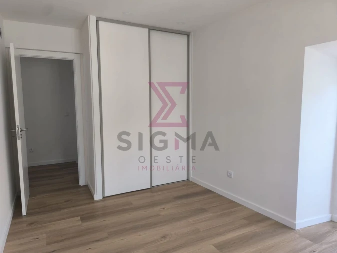 Moradia T2 para Venda em Roliça Foto 33