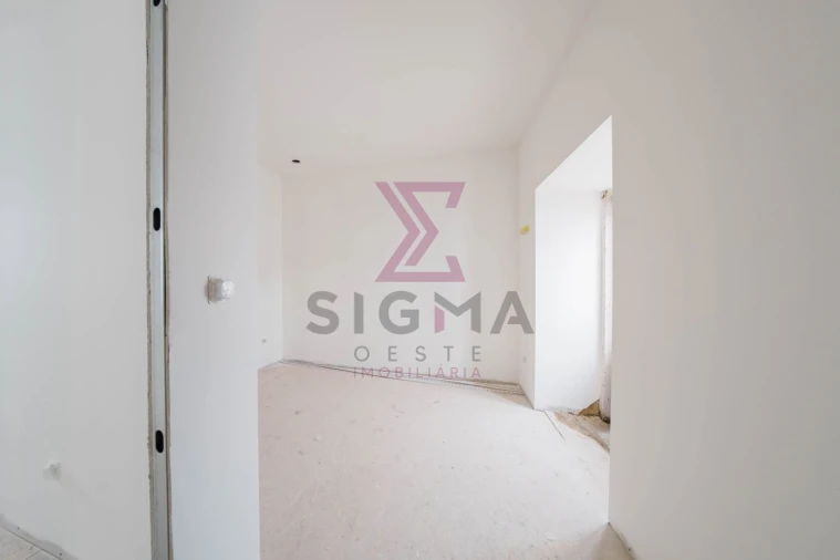 Moradia T2 para Venda em Roliça Foto 18