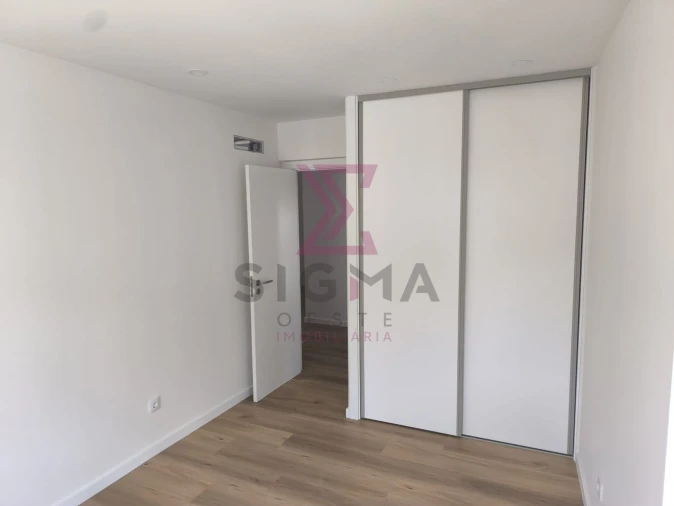 Moradia T2 para Venda em Roliça Foto 30