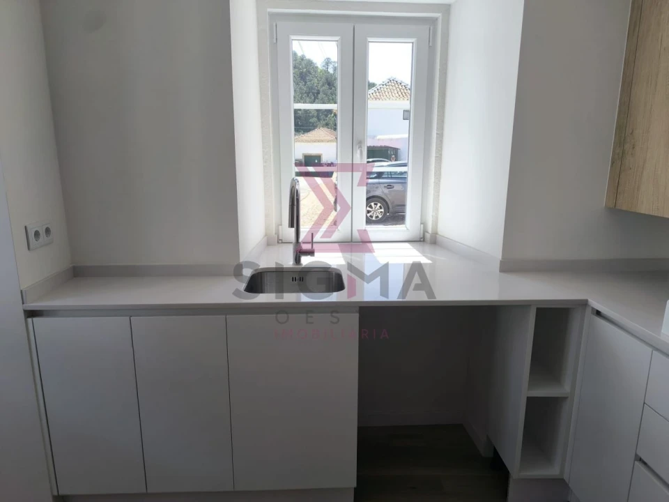 Moradia T2 para Venda em Roliça Foto 3