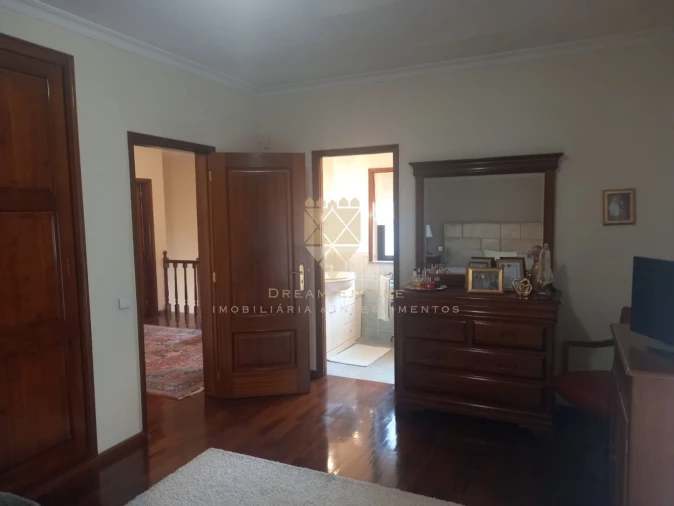 Moradia T3 para Venda em Campo e Sobrado Foto 8