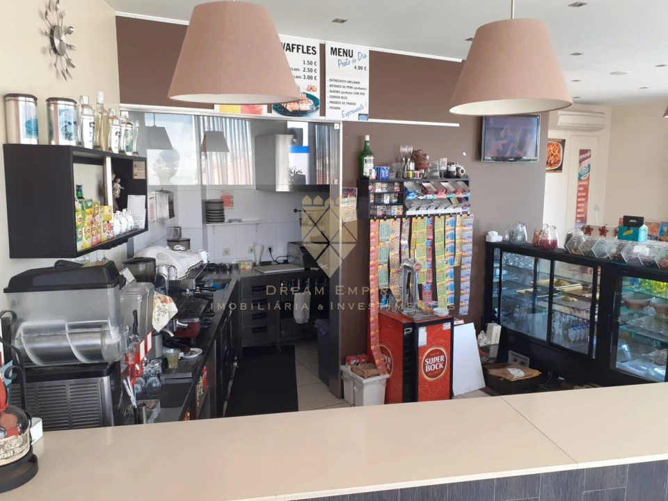 Loja para Trespasse em Paredes Foto 4