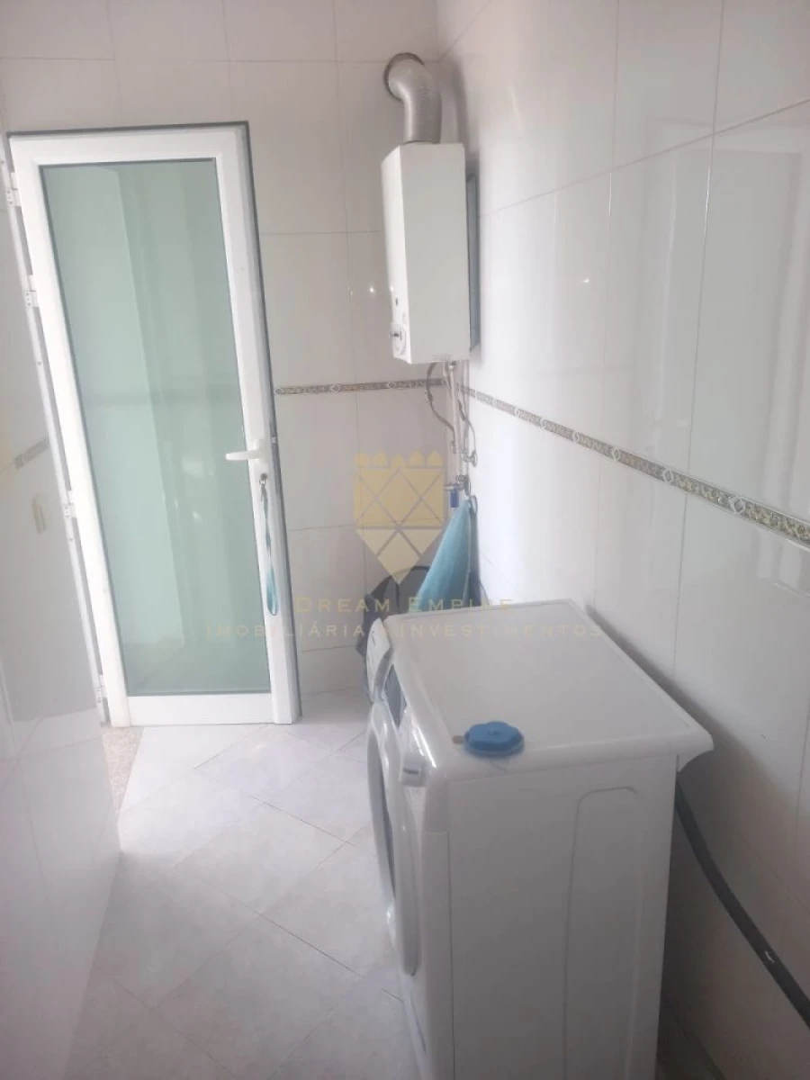 Moradia T3 para Venda em Aguiar de Sousa Foto 8