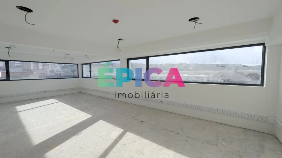 Loja para Arrendamento em Odivelas Foto 19