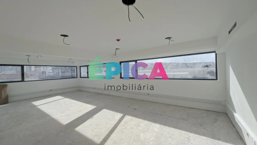 Loja para Arrendamento em Odivelas Foto 18