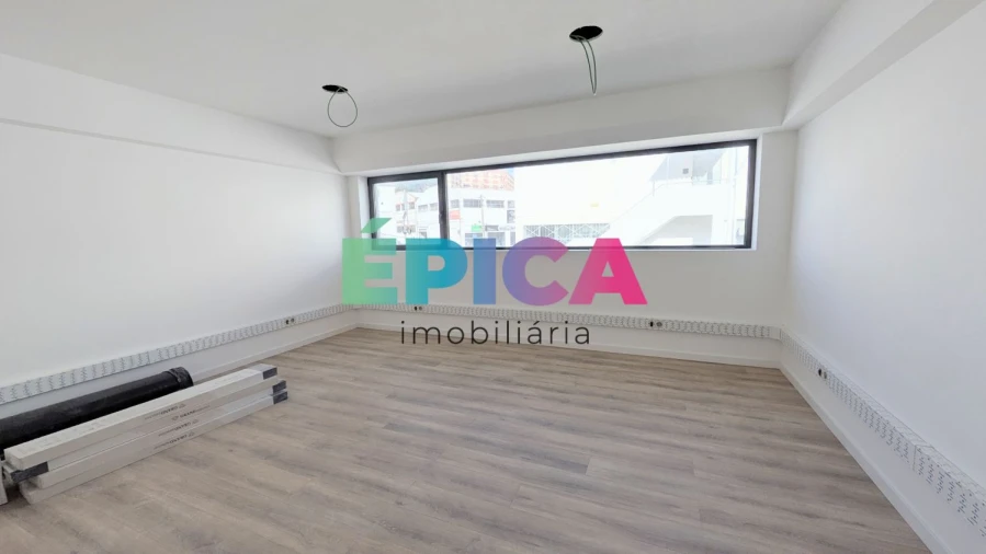 Loja para Arrendamento em Odivelas Foto 14