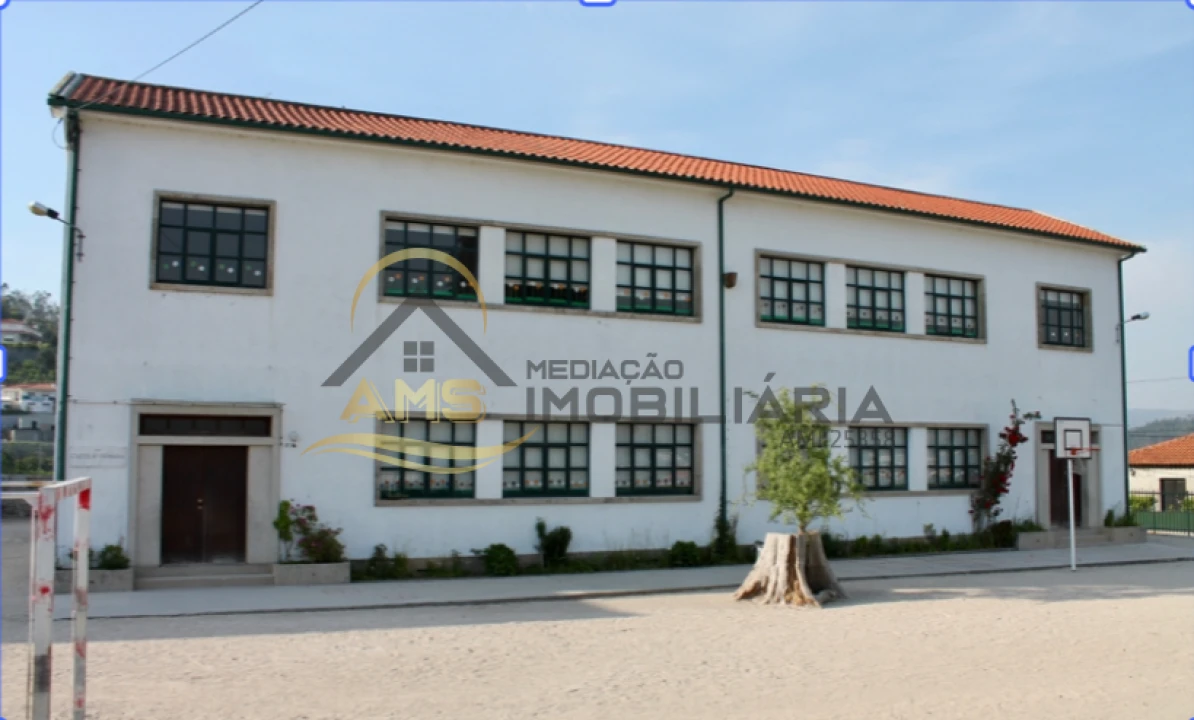 Moradia T3 para Venda em Golães Foto 22